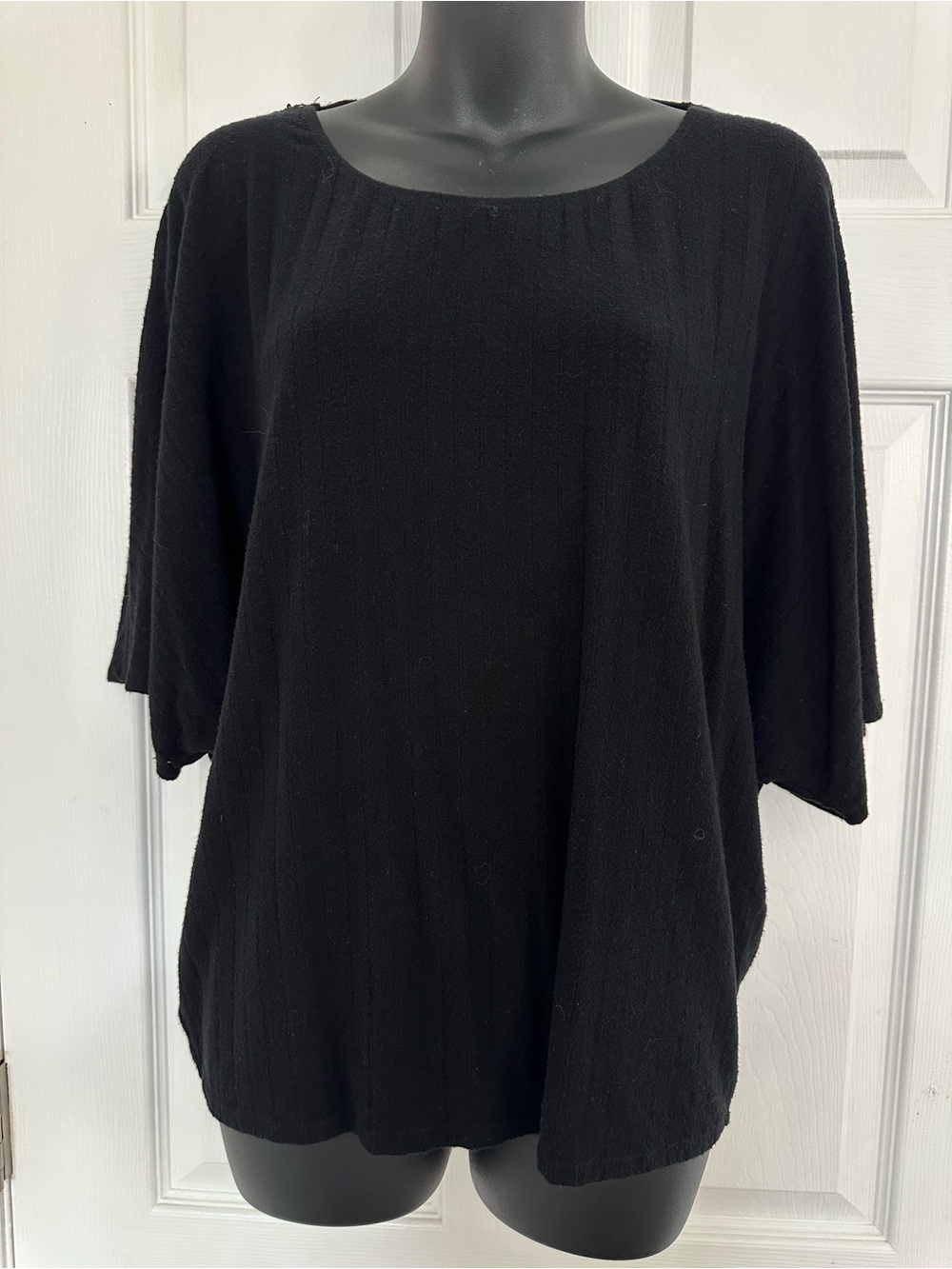 Daytrip Women’s Lace Back Black Scoop Neck Short Sleeve Tunic